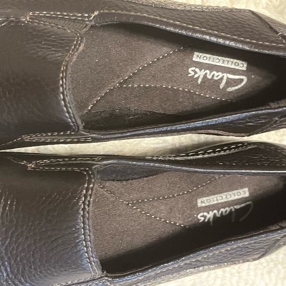 NWOB Clarks Bendables Loafers Womens Size 6.5 Dark Brown Leather Slip On - Picture 9 of 11
